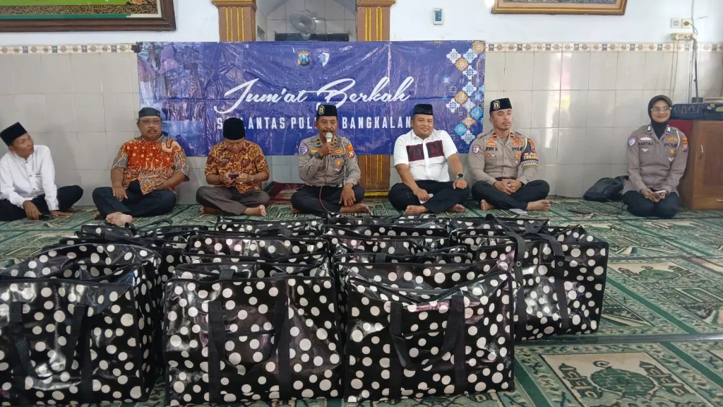 Indahnya Berbagi "Jumat Berkah" Satlantas Polres Bangkalan Berbagi Makan Gratis